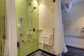 hub by premier inn edinburgh royal mile