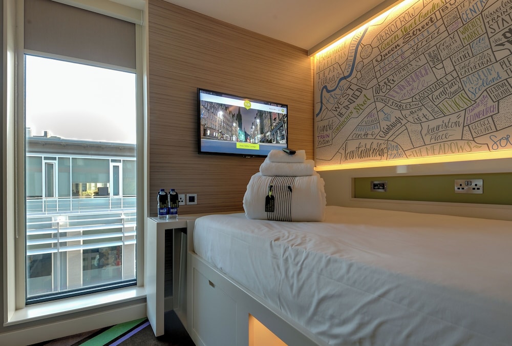 hub by premier inn edinburgh royal mile