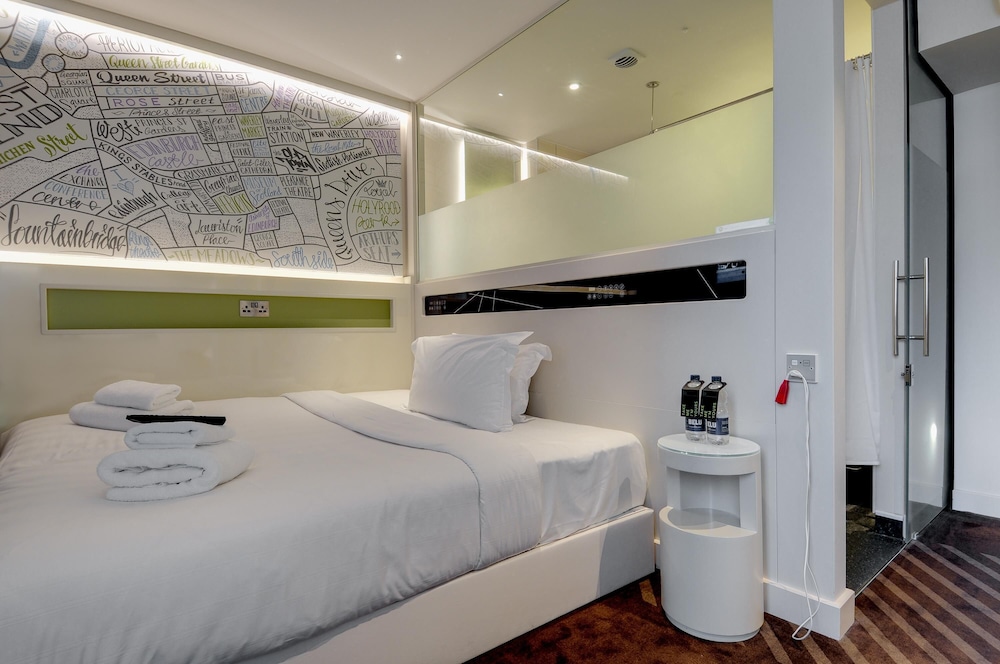 hub by premier inn edinburgh royal mile