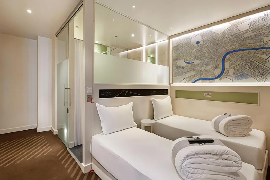 hub by premier inn edinburgh royal mile