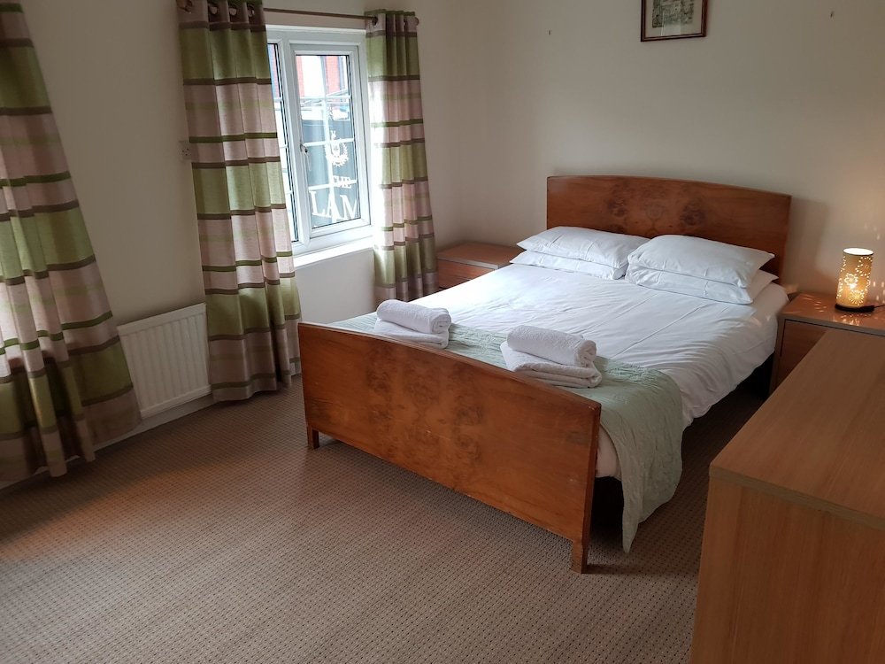 The Lamb And Flag Inn,Powys>>Mid-Wales,3 star