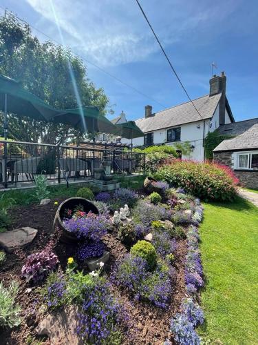 the greyhound inn and hotel