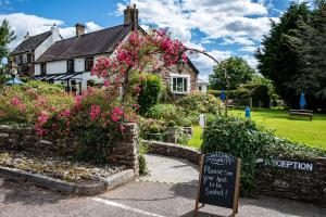 the greyhound inn and hotel