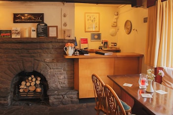 The Greyhound Inn & Hotel,Gwent>>Cardiff,4 star