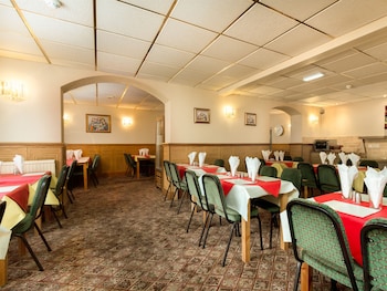 the oak lea hotel