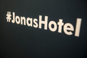 jonas hotel