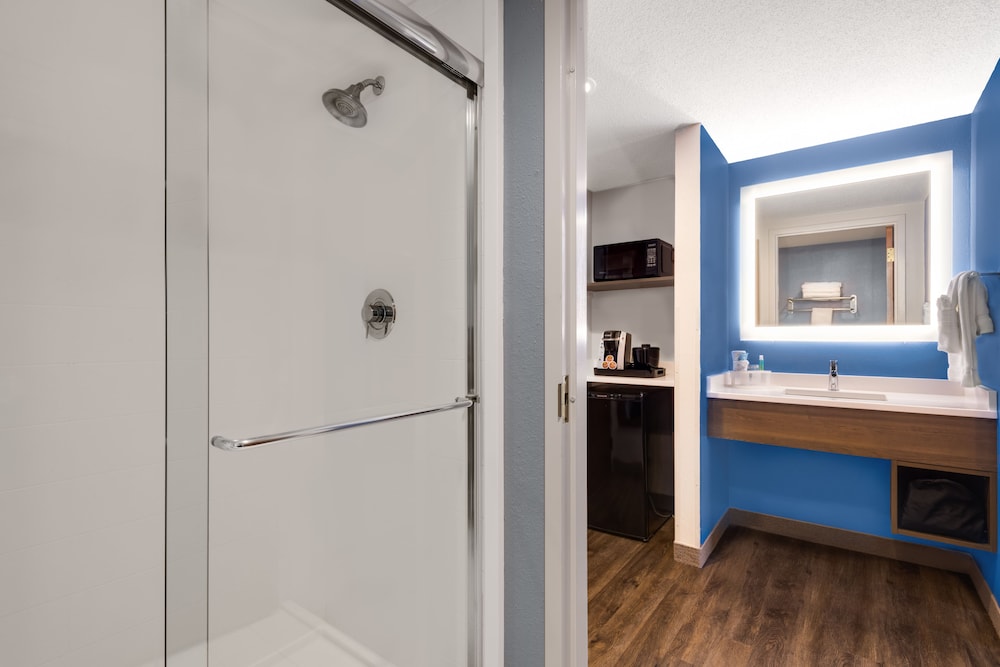 holiday inn express cambridge by ihg