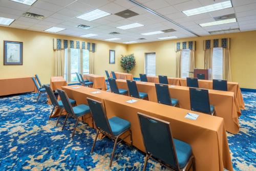 holiday inn express cambridge by ihg