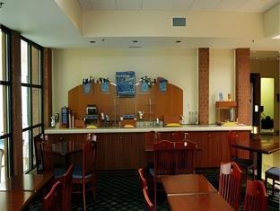 holiday inn express cambridge by ihg