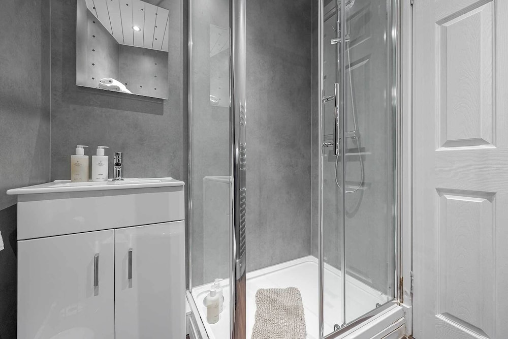 carmel apartments queen street residence