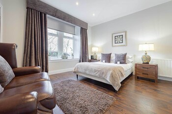 carmel apartments queen street residence