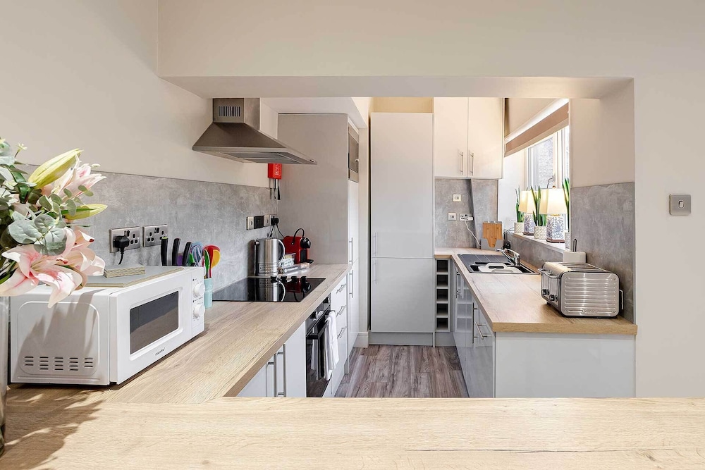 carmel apartments queen street residence