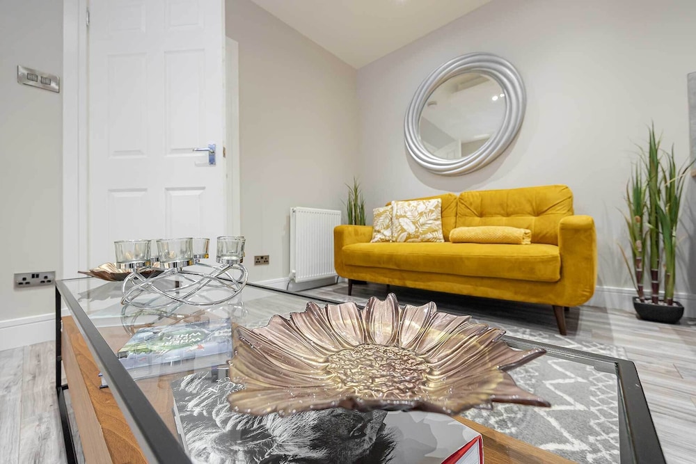 carmel apartments queen street residence