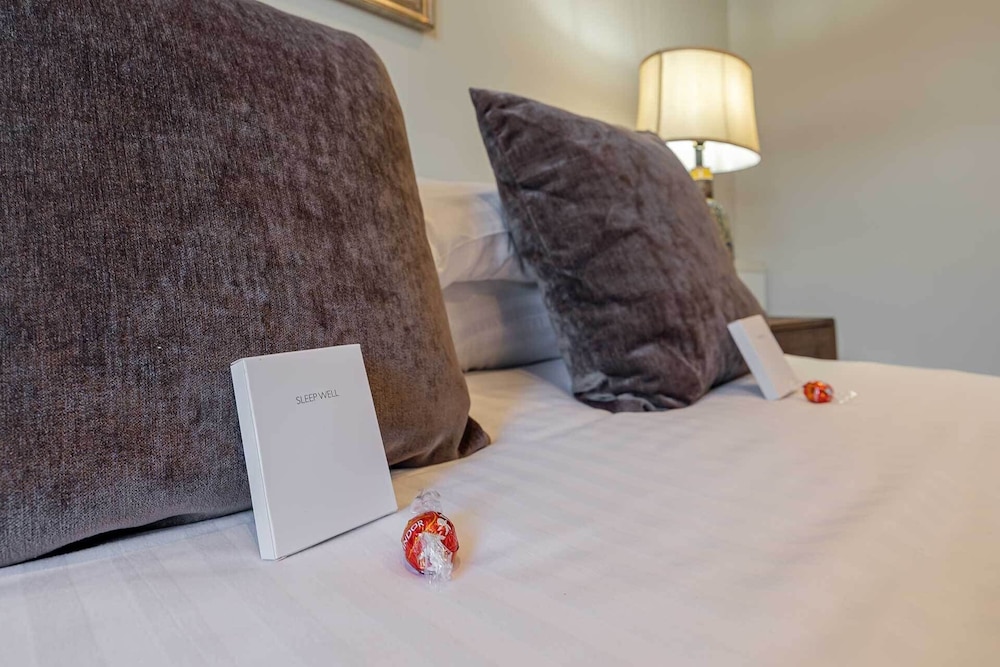 carmel apartments queen street residence