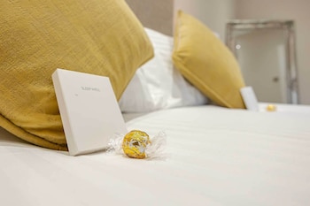 carmel apartments queen street residence