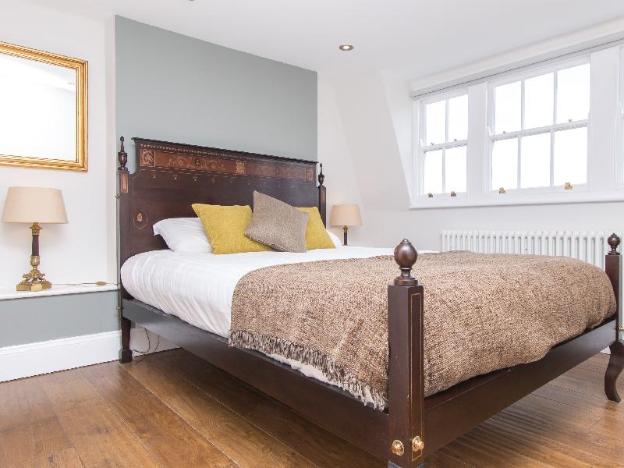 3 berkeley square guesthouse