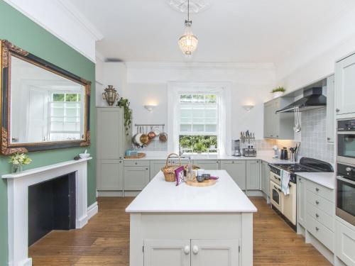 3 berkeley square guesthouse