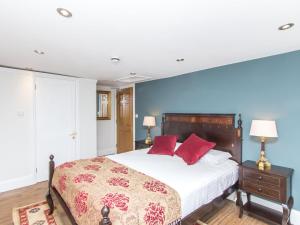 3 berkeley square guesthouse