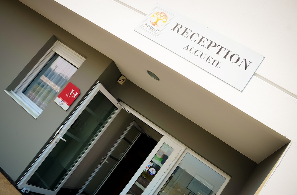 adonis hotel bayonne