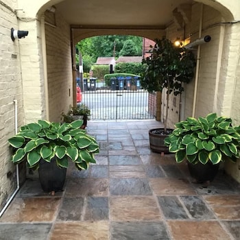 clayhanger guest house