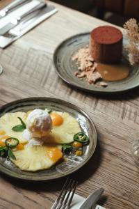the woolpack hotel