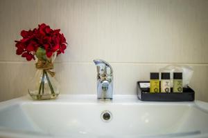 mica point city centre apartment