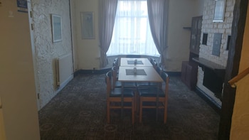 oyo tudor lodge redcar beach