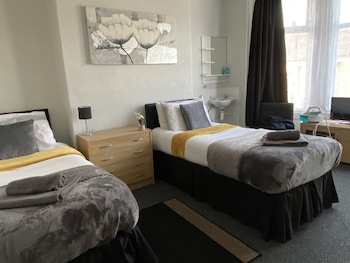 oyo tudor lodge redcar beach