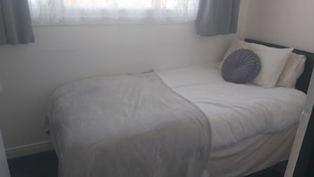 oyo tudor lodge redcar beach