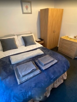 oyo tudor lodge redcar beach