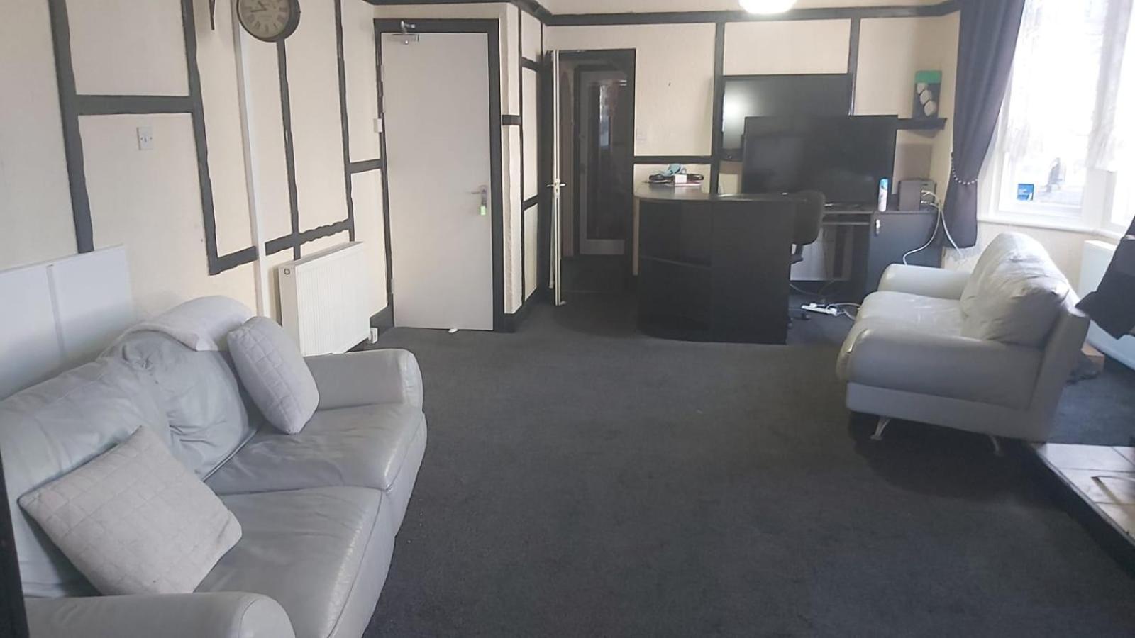 oyo tudor lodge redcar beach