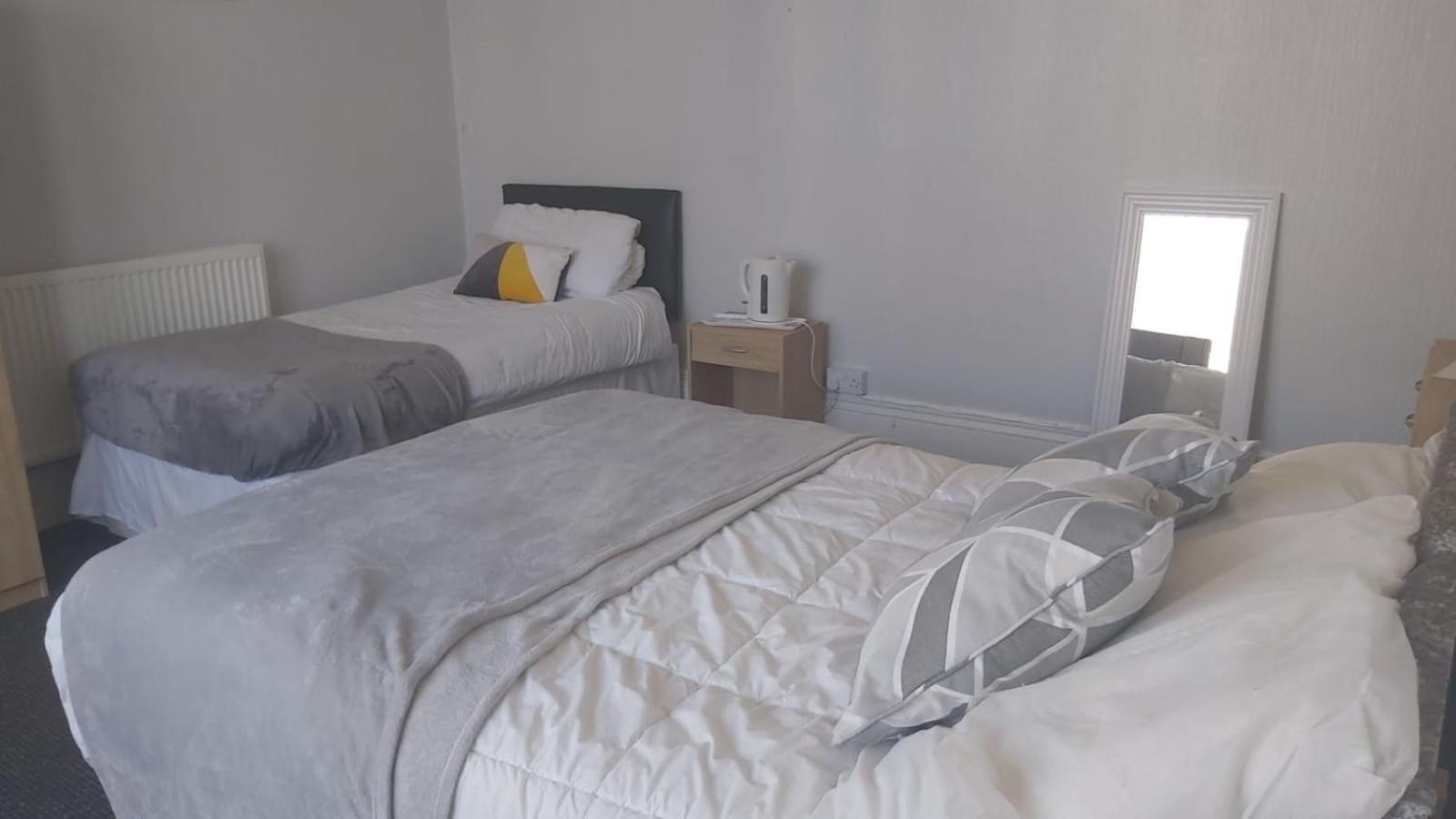 oyo tudor lodge redcar beach
