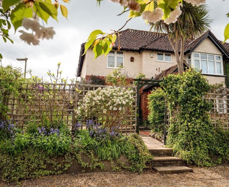 avalon house bandb