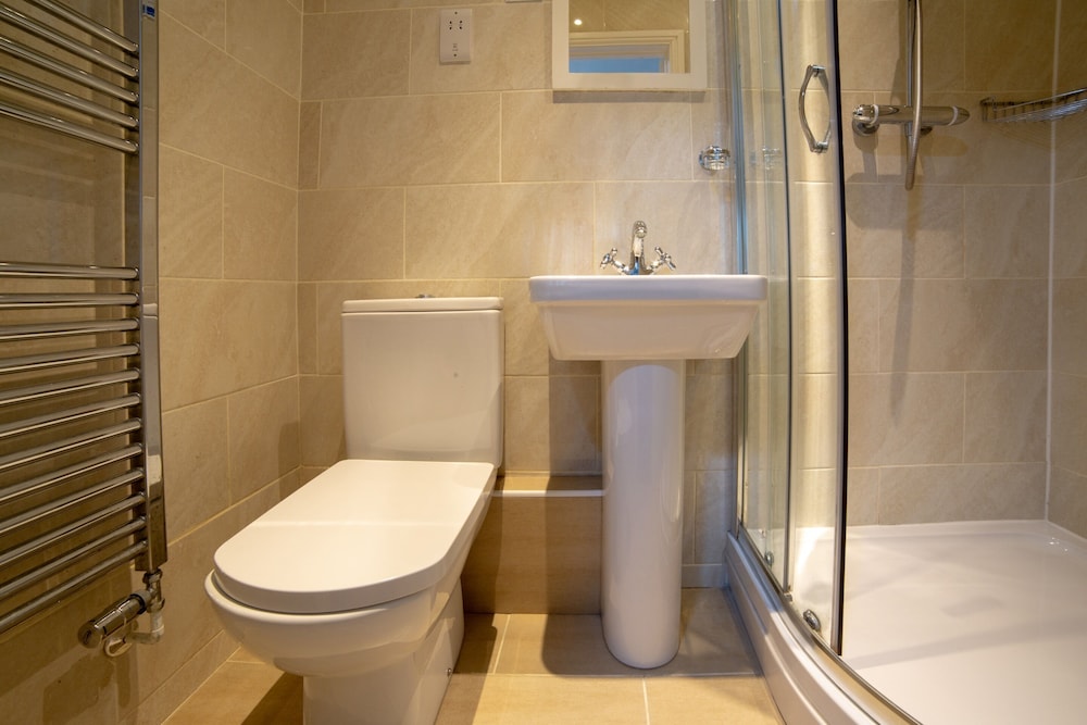 oyo lonsdale guest house