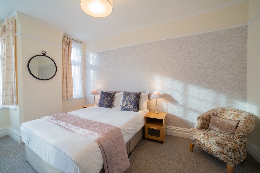 oyo lonsdale guest house