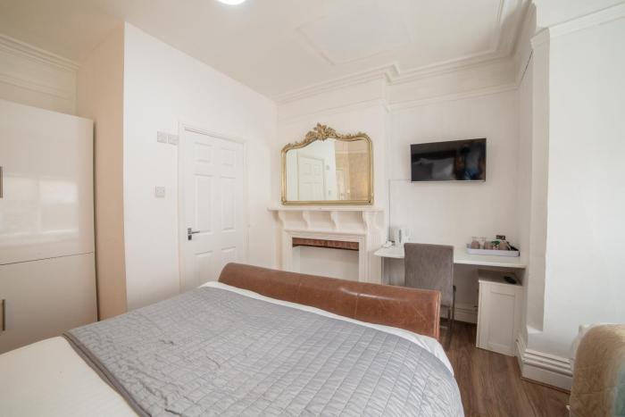 oyo lonsdale guest house