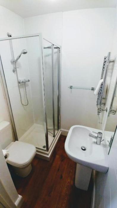 oyo lonsdale guest house