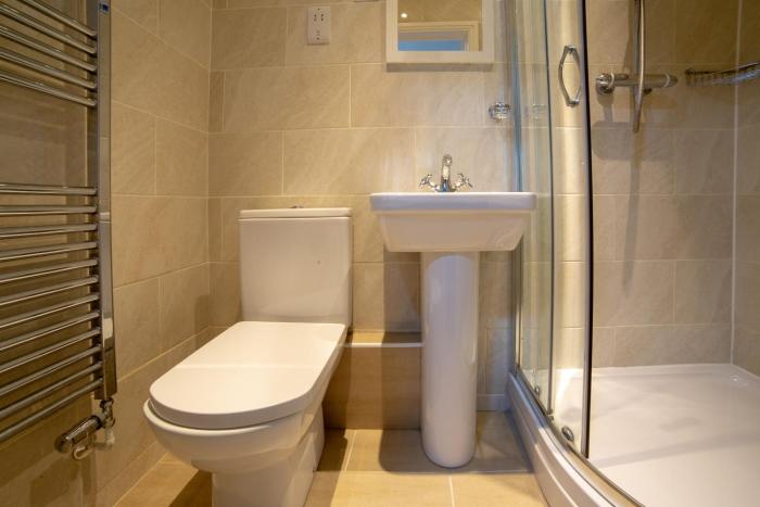 oyo lonsdale guest house