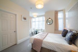 oyo lonsdale guest house