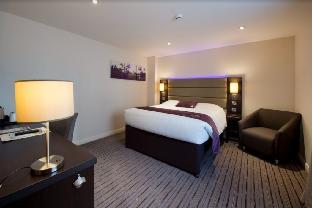Premier Inn Leeds Cc - Whitehall Road,,2 star