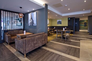 premier inn leeds cc whitehall road