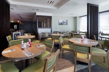 premier inn leeds cc whitehall road