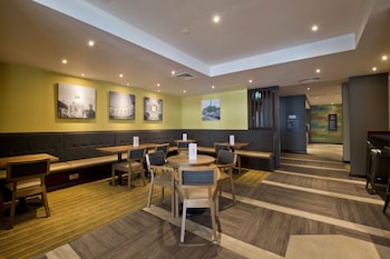 premier inn leeds cc whitehall road