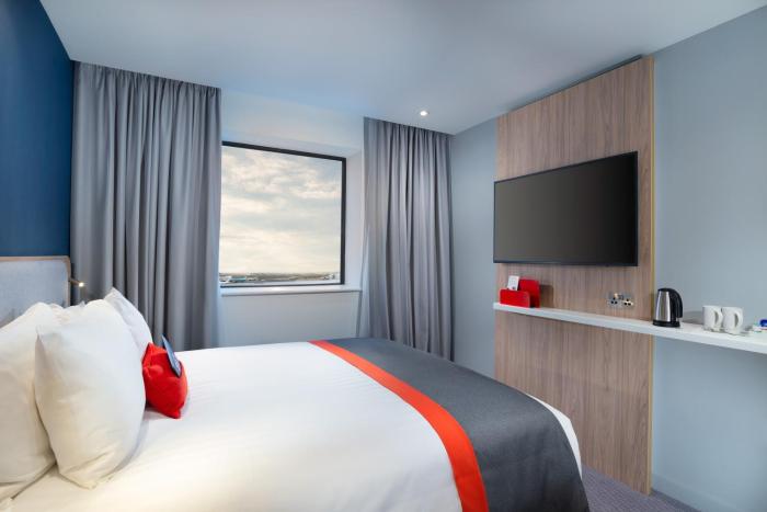 holiday inn express london heathrow t4 by ihg