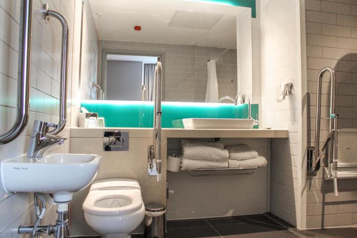 holiday inn express london heathrow t4 by ihg