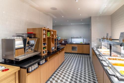 holiday inn express london heathrow t4 by ihg