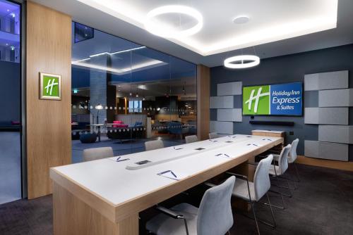 holiday inn express london heathrow t4 by ihg