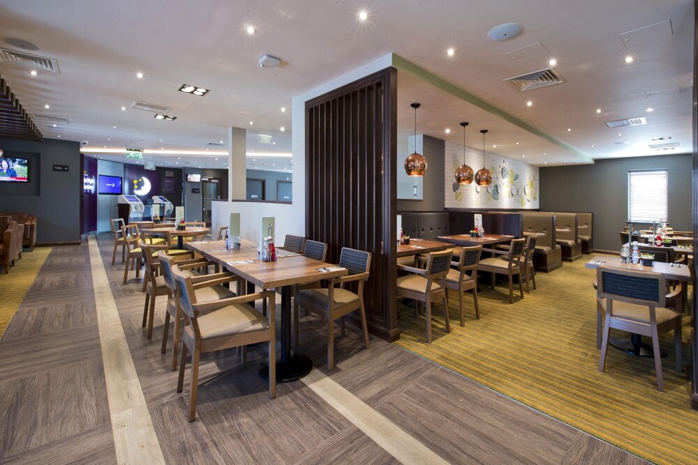 premier inn addlestone