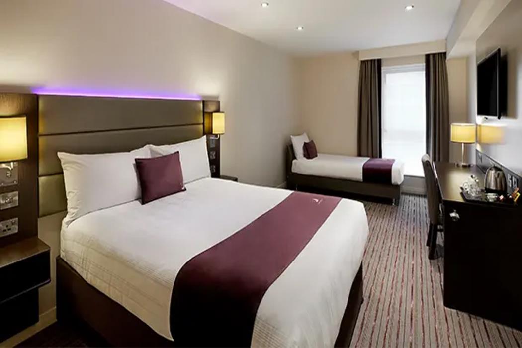 premier inn addlestone