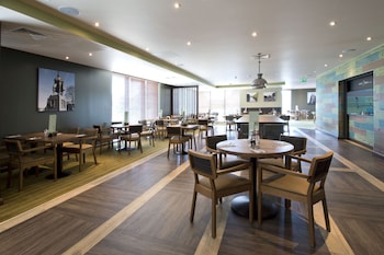 premier inn bedford town centre